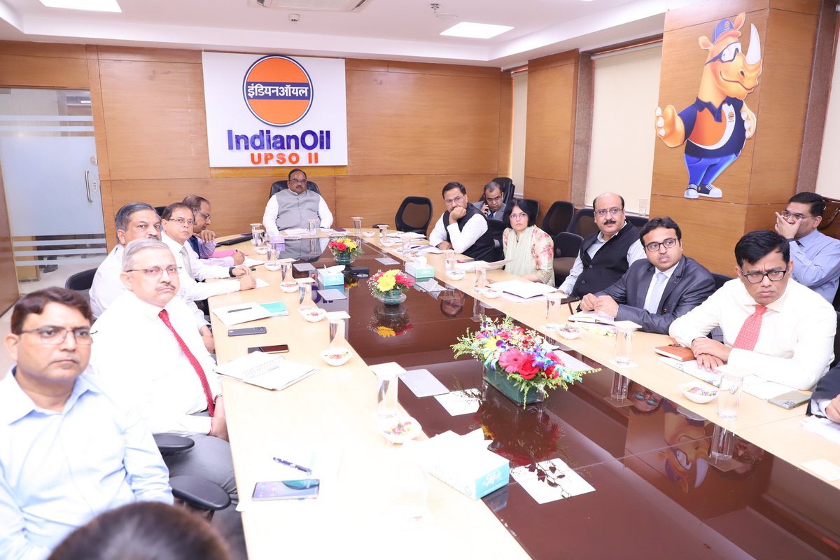 Director Marketing Reviewed the performance of UPSO2 starting with Best Practices followed by  UPSO2,
Lubes, Engineering, Operations, LPG, Institutional Business, Retail Sales and appreciated synergy &amp; performance of all functions of UPSO2
<a href="/ChairmanIOCL/">ChairmanIOC</a> 
<a href="/DirMktg_iocl/">Director (Marketing), IndianOil</a> 
<a href="/raj_dube/">Raj Dubey</a>