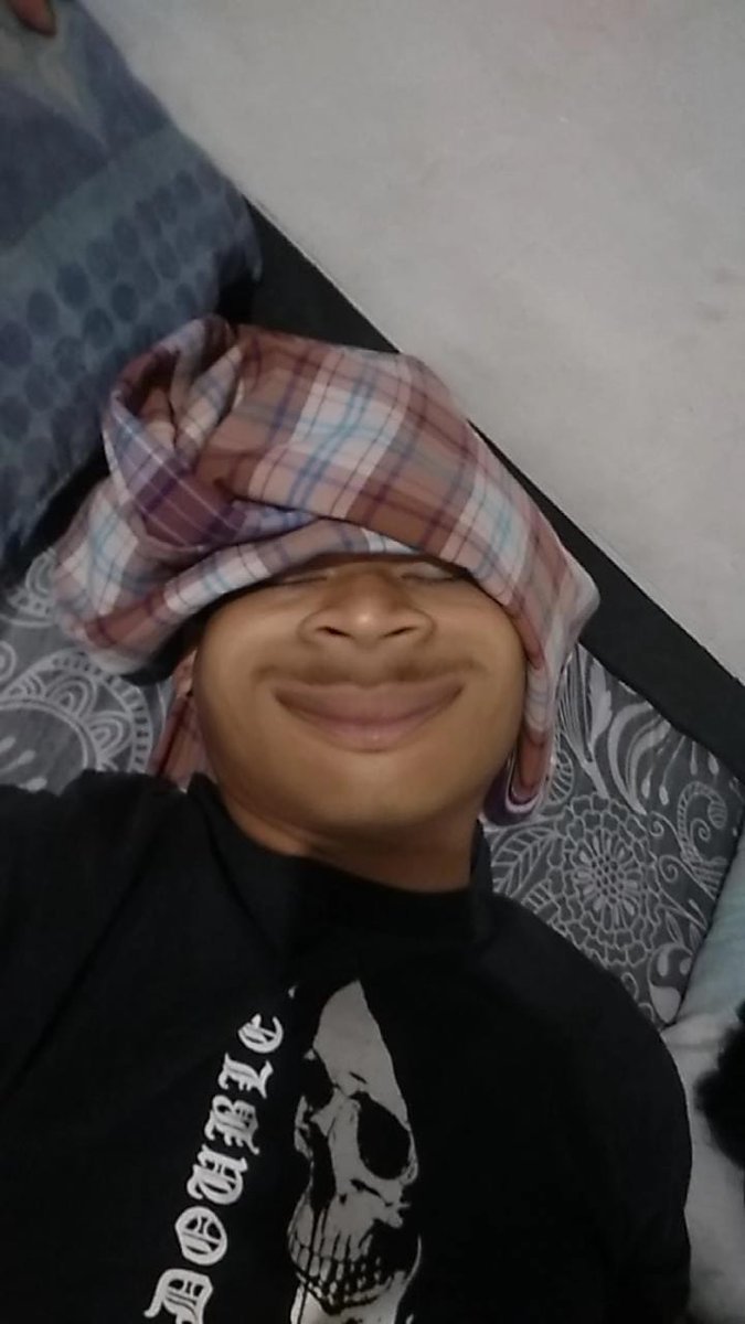 pensilalus's tweet photo. Minggu slept https://t.co/1w9hesRVQq
