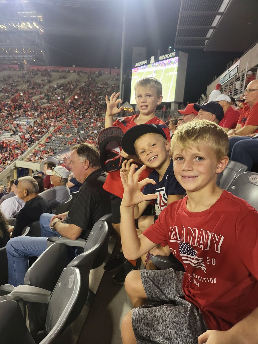 pushit's tweet image. #RiseWithUs