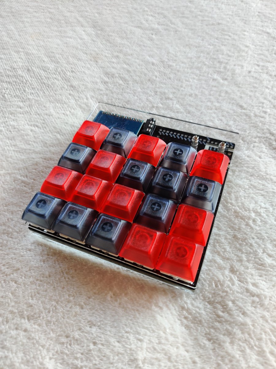 slowcore's tweet photo. フリマで譲って頂いたcool640は次男のゲーム用片手キーボードとして。#cool640 https://t.co/ePpnXKRDQq
