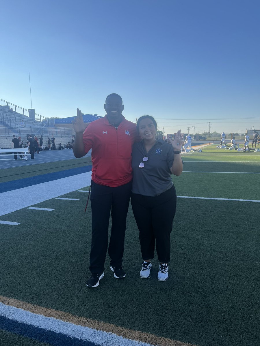 mvargas_ATC's tweet photo. Back to back weekends getting to see fellow @Tarleton_MSAT alums with one of them being my previous preceptor. Had a full circle moment today with @CCSportsMed2000 from being a MSAT student there in the spring to now being an AT for the rivalry team. https://t.co/uIFqwEdRAc