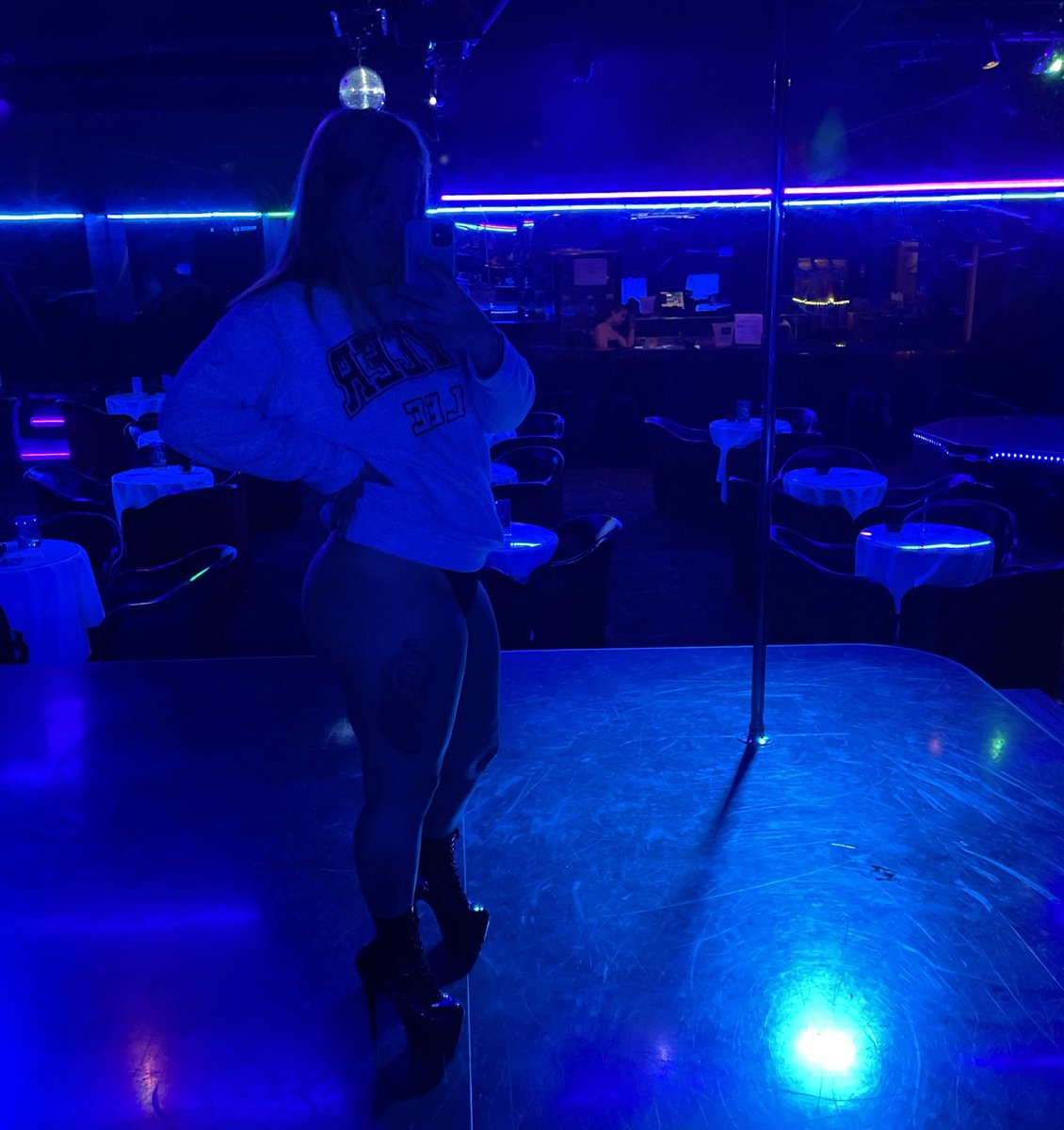 jags_longview's tweet photo. 🍑🥵VERONICA🥵🍑 #jaguarslongview
.
.
.
#beautiful #sexy #naughty #stripper #byob #fullnude #topless #booty #thong #topless #jaguars #longview #etx #eastx #tyler #shreveport #afterhours #afterdark https://t.co/kGXEK9tKY1