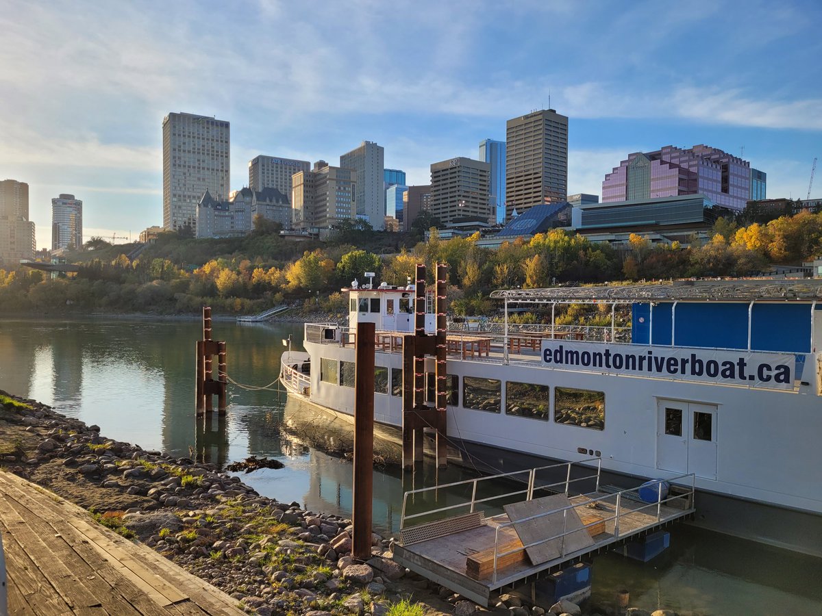 bartoncblair's tweet photo. Edmonton riverboat. https://t.co/p9dAJAB83C