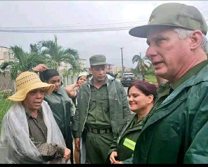 Como le duele al imperio ver un pueblo, fiel, un pueblo firme, un pueblo que en su mayoría defiende su Revolución y se quedan sin otra arma que la de tratar de cambiar esa postura a la Fuerza. #YoSigoAMiPresidente #FuerzaCuba #LatirAvileño <a href="/IzquierdoAlons1/">Livan Izquierdo Alonso</a> <a href="/DiazCanelB/">Miguel Díaz-Canel Bermúdez</a>