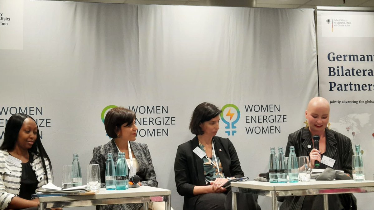 MJCoque's tweet photo. El panel #womenenergizewomen muy bueno y un honor formar parte. https://t.co/JY0cjp0JrV