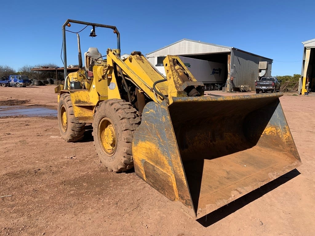 PicklesAuctions's tweet photo. Dig your way to success 💪🏼
Bidding is now open for our Orchard Clearance Sale! Over 170+ assets are available ranging from earthmoving &amp; mobile plants, machinery, trailers &amp; more 🤩 Auction ends 6 October at 6pm AEDT. Link in bio https://t.co/NH8rLCD0Xv