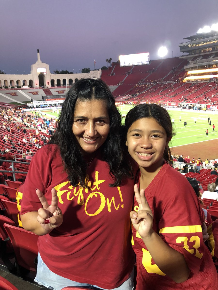 zorivelle's tweet photo. #USCSELFIE https://t.co/nJn7P4SSdp