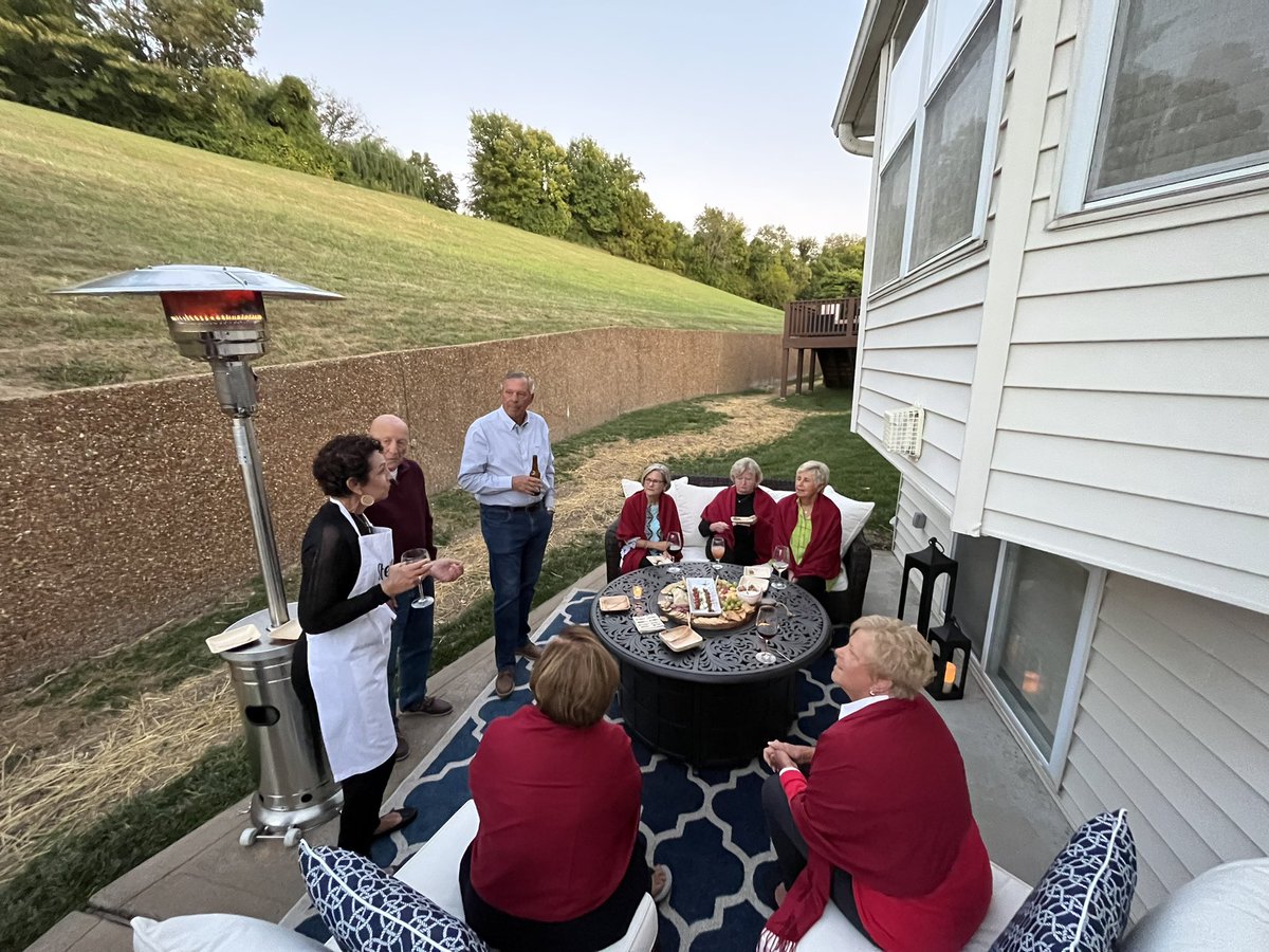 MrsTurn76096043's tweet photo. BENVENUTI!

Tonight was the first installment at “Stella’s Bistro�� for the Italian dinner auctioned off at the @DuchesneHS Dinner Auction last spring.  What an beautiful evening!

#DHSPioneers https://t.co/ety2hCjAxO