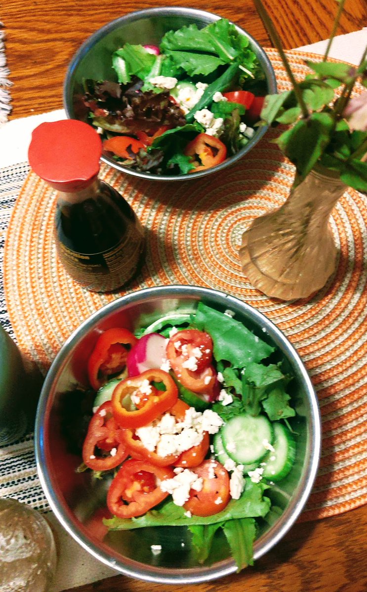 art_artlee's tweet photo. #NJ "Tonite'sDinner" #noodles #yakisoba w/#shrimp #broth #garlicpowder #groundginger #cilantro #snowpeas #spinach #tomatoes #dill+#gardensalad #gastronomia #fooddesign #relajado #vida #homecook #collageart #representationalart #mindfulness #foodart #dinnerart #creativeprocess https://t.co/infGScQi9d