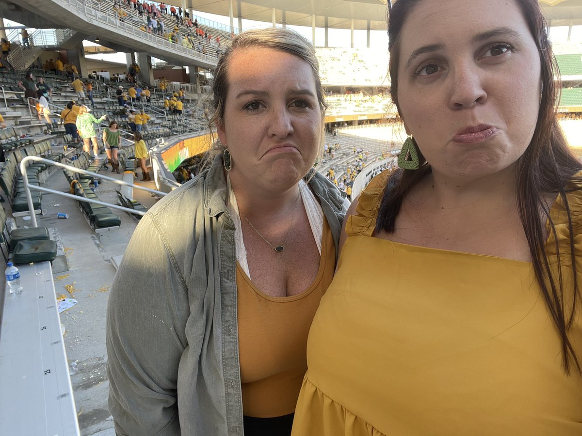 keekersqueaker's tweet photo. Gold. But also sad. #stillsicem https://t.co/fsQ4YNmw0z