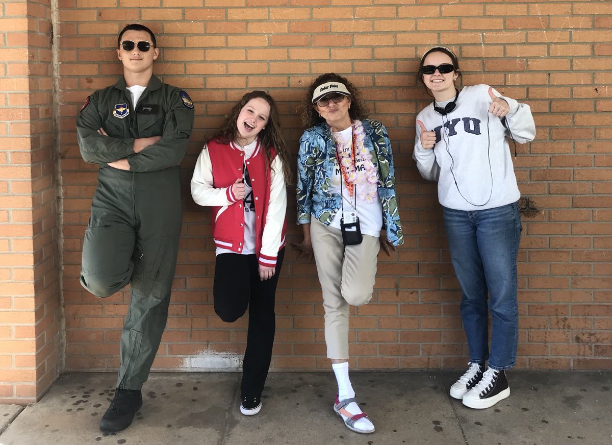 HOCO Spirit Week at DCHS with SP3 💙🧡💙⁦<a href="/DCcougarnation/">Dickson County High School</a>⁩ #BeTheWildCard