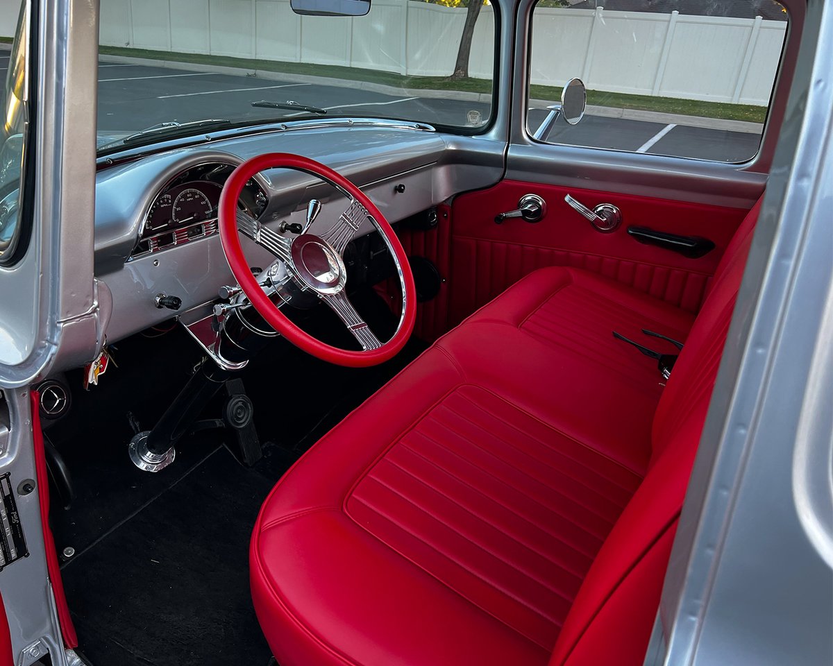 Barrett_Jackson's tweet image. This 1956 Ford #F100 #BigWindow is powered by a 347ci @Ford Racing crate engine and decked out with custom options. Lot 686 will be crossing the block at the 2022 Houston Auction with No Reserve, October 20-22 at NRG Center. 

Read more: bit.ly/TX22-56FordF100