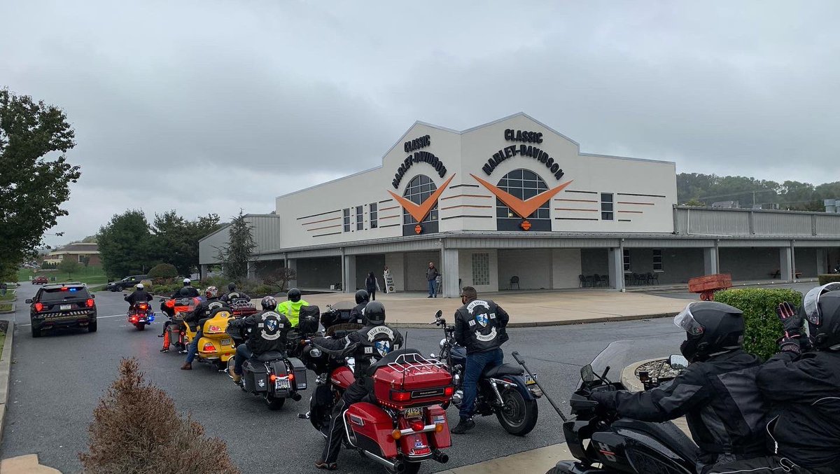 CHDofReading's tweet photo. The weather was in our favor & everyone came out to ride & support a great cause! Thanks everyone for participating!
#k9 #pigroast #chdofreading #harleydavidson #harleydavidsonpa #benefitride https://t.co/QrERAC0W74