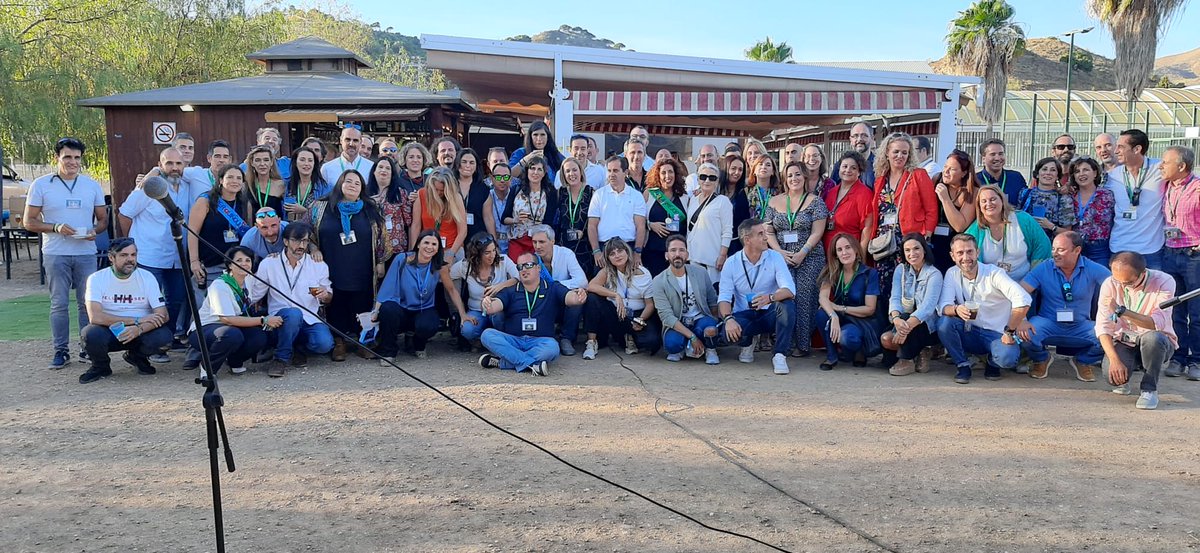 colegioolivos's tweet photo. Encuentro de antiguos alumnos de la promoción 95-96.
¡¡Qué gran día en nuestro colegio!!. Los antes alumnos son ahora padres y madres y magníficos profesionales con un gran amor a su colegio, su casa.
#antiguosolivos #ColegioLosOlivos https://t.co/YSbR4IHM9U