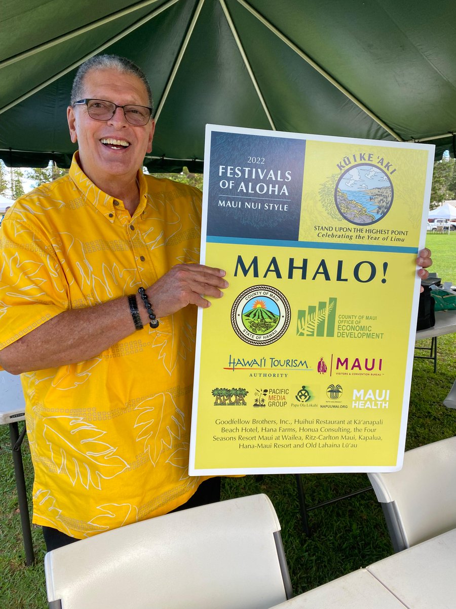CountyofMaui's tweet photo. Mayor Mike Victorino and Joycelyn Victorino participating in the Festivals of Aloha parade at Dole Park on Lanai. #FestivalsofAloha #Lanai #WeAreMauiCounty https://t.co/OUCu8WCS0V