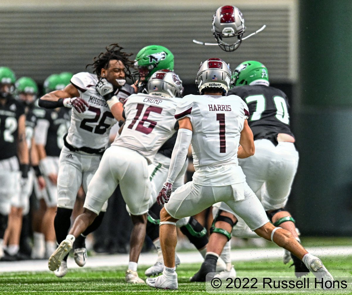 russhons's tweet photo. Another home and homecoming win for @UNDfootball as the down #7 Missouri State 48-31 today! More photos https://t.co/qfVtZ8cY2S
#UNDproud https://t.co/3Az05YDeZL