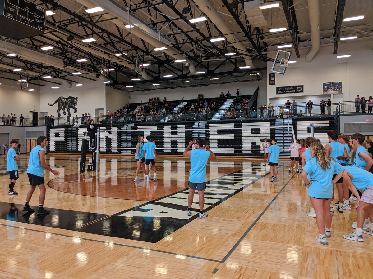 Powderpuff Volleyball 2022 is underway!  #gowo #wohc22