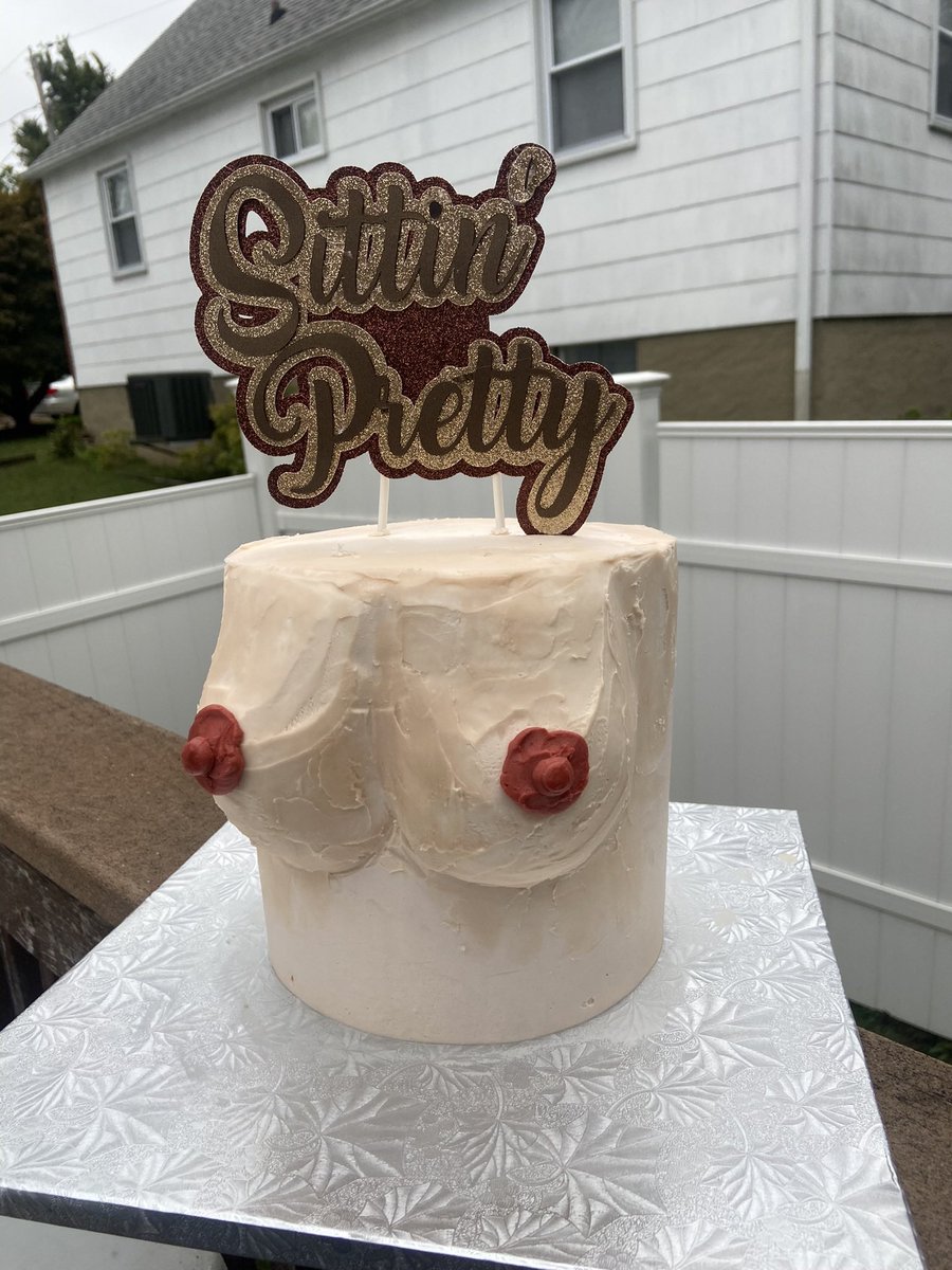 KayTellsSweets's tweet image. KayTell is going on an extended break until January, but here is our last few orders 💜