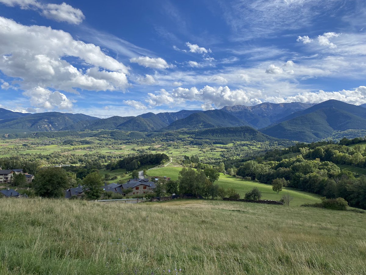 PeruccaAlice's tweet image. Kicking off PhD life (after covid) with #MCSummerSchool22 . Thanks to the organizers for three days of brilliant science and amazing people. Also, suggestive location and first snow. @Mechanocontrol