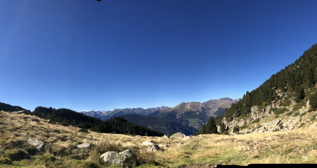 JamesDomenech's tweet photo. Excel·lent caminata d’avui fins al Refugi dels Agols, amb la mirada als nostres pics, alguns enferinats.
#andorra🇦🇩 #lespardines 
#refugielsagols https://t.co/yaTnsxv5VZ