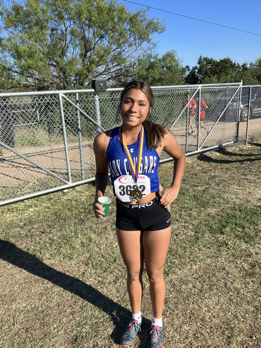 jarrell_xc's tweet photo. The kids (and fans) enjoyed the wonderful weather this morning at the Leo Manzano Marble Falls Mustang Invitational. We had 9 kids set new PRs today! Jasmine Benavidez came 5th place overall while Mason and Cody Dotson came in 11th and 12th. @Jarrell_ISD @jcbluecrew https://t.co/1UopBJYMiJ