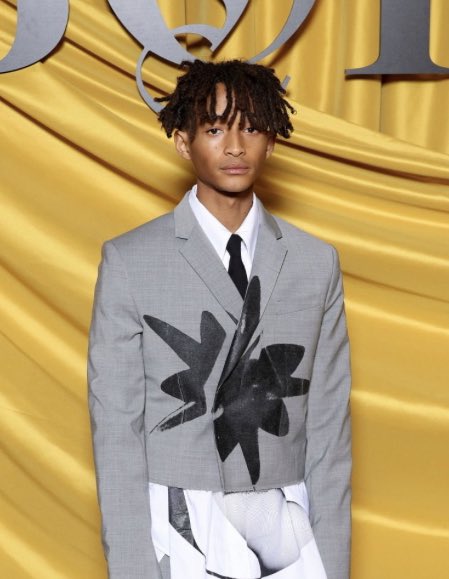 HubJaden's tweet photo. 📸 | Jaden Smith at Paris Fashion Week. https://t.co/3POjQJEvT7