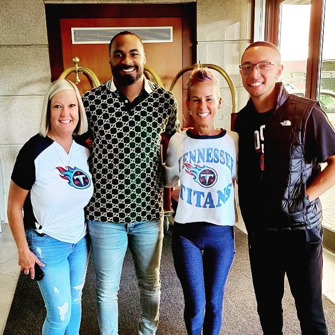 JoshuaBugg4031's tweet photo. When your #️⃣1️⃣ wide receiver strolls into the hotel lobby, you got to TITAN 🆙 and take a pic 📸 #BobbyTrees https://t.co/nTPhguIEgd