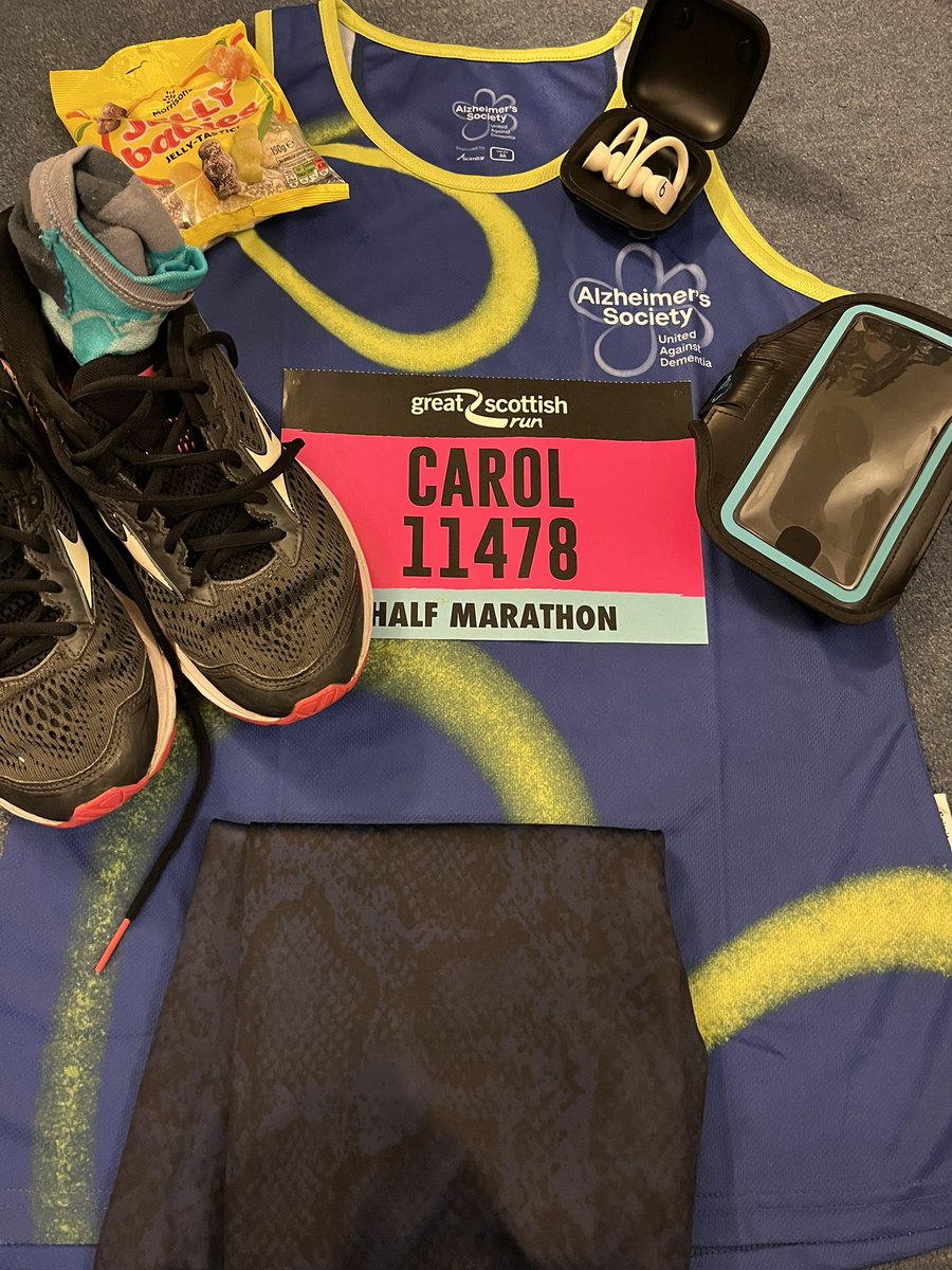 Bring it on! #greatscottishrun in Glasgow tomorrow with <a href="/johnwmacfarlane/">John Macfarlane</a> bib 7822 for <a href="/alzheimerssoc/">Alzheimer's Society</a> justgiving.com/fundraising/ca…