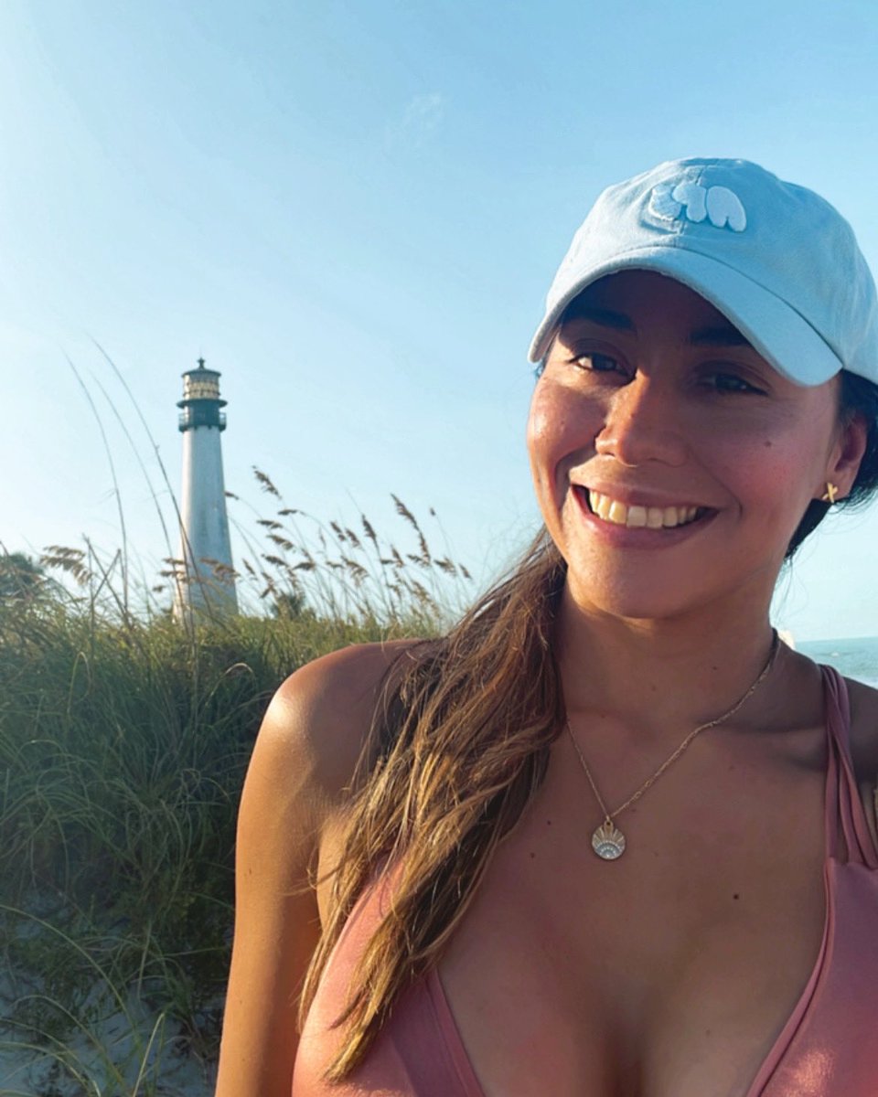 Beach Days 🐚 <a href="/BoredApeYC/">Bored Ape Yacht Club 🍌</a>