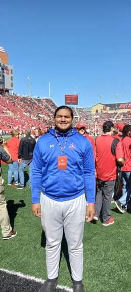 LFaapouli05's tweet photo. Had a great time at @Utah_Football today! Thank you!! @coachjharding @Samuel_Jay13 @salleeml60
@SixZeroAcademy @FFCHSAthletics @Coach_JNovotny @mercerjer #GoUtes https://t.co/vXyE2QT0i7
