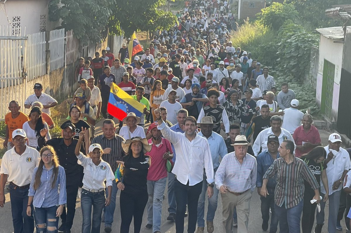 prospericarlos's tweet image. ¡Continuamos en las calles! 

Hoy desde Ciudad Bolívar - Mun. Angostura del Orinoco con @FreddyValera_AD Sec. General y @LuisSilva2022 Sec. Municipal, ratificamos el compromiso de trabajar con nuestra gente, para que unidos logremos el cambio de nuestro País. #UnidosXVenezuela