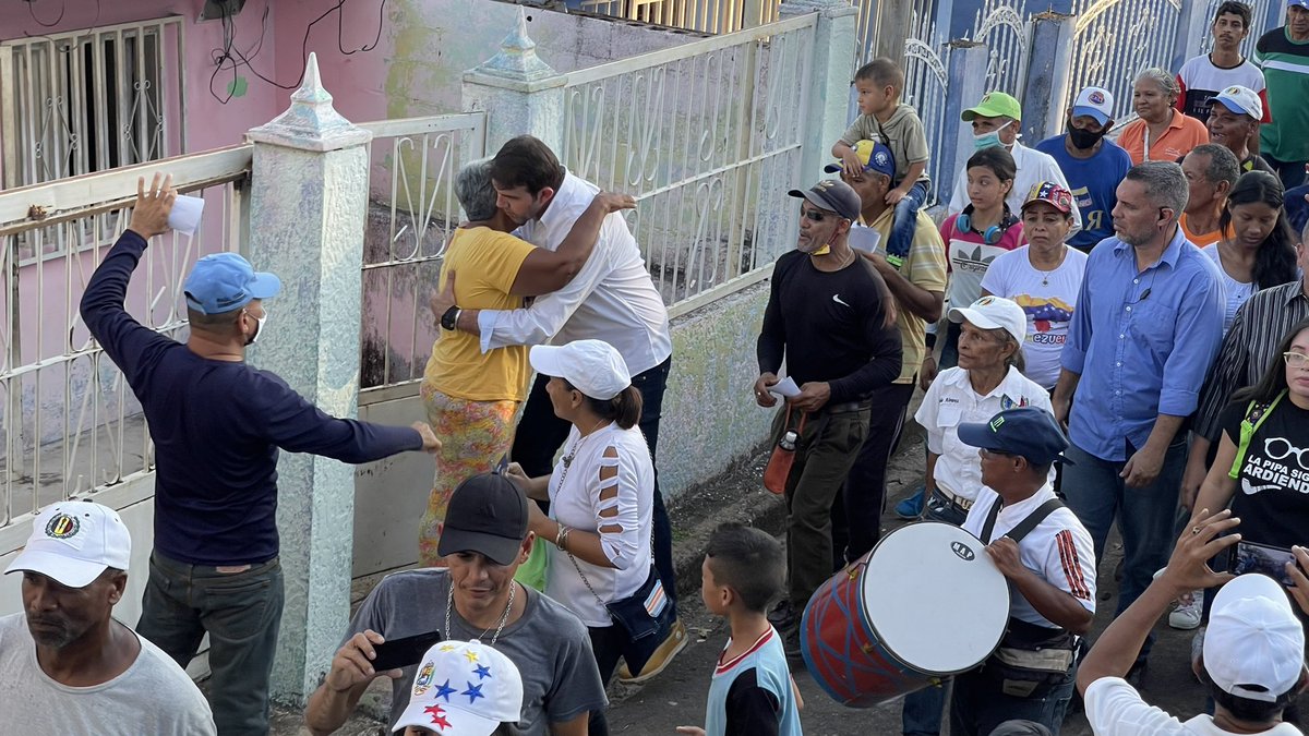 prospericarlos's tweet image. ¡Continuamos en las calles! 

Hoy desde Ciudad Bolívar - Mun. Angostura del Orinoco con @FreddyValera_AD Sec. General y @LuisSilva2022 Sec. Municipal, ratificamos el compromiso de trabajar con nuestra gente, para que unidos logremos el cambio de nuestro País. #UnidosXVenezuela
