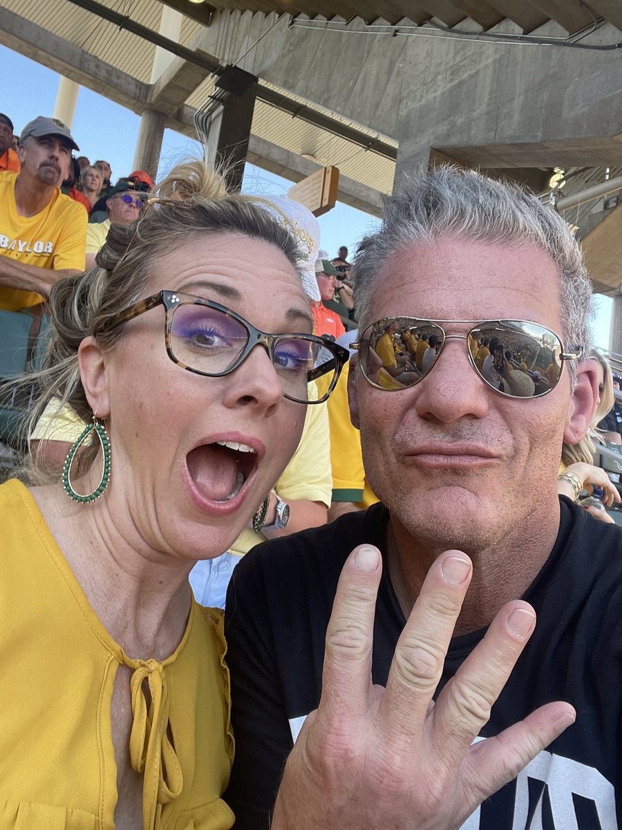 ErichColberg's tweet photo. 4th quarter!  Let’s go @BUFootball  #SicEm https://t.co/TR2Zv2ZUYE