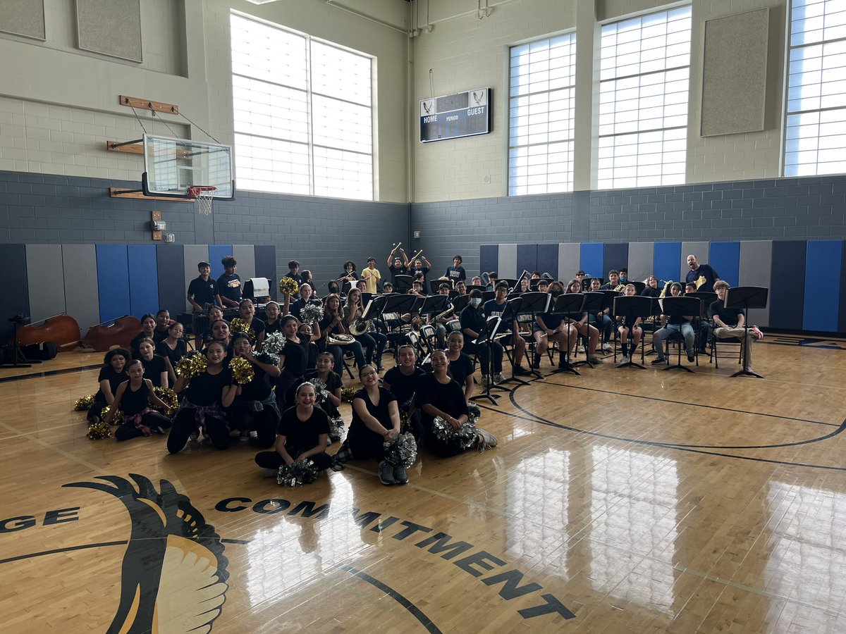 AthleticsNimitz's tweet photo. 22-23 Meet the Seahawks!ππππ #Athletes #Band #Dance #MastersOfCeremonies #CoachesKids @completelycoop @nimitzms_neisd @neisd_stem @NeisdAthletics @NEISD @ChrisCastro44 @courtm_03 https://t.co/VxFVusYzlD