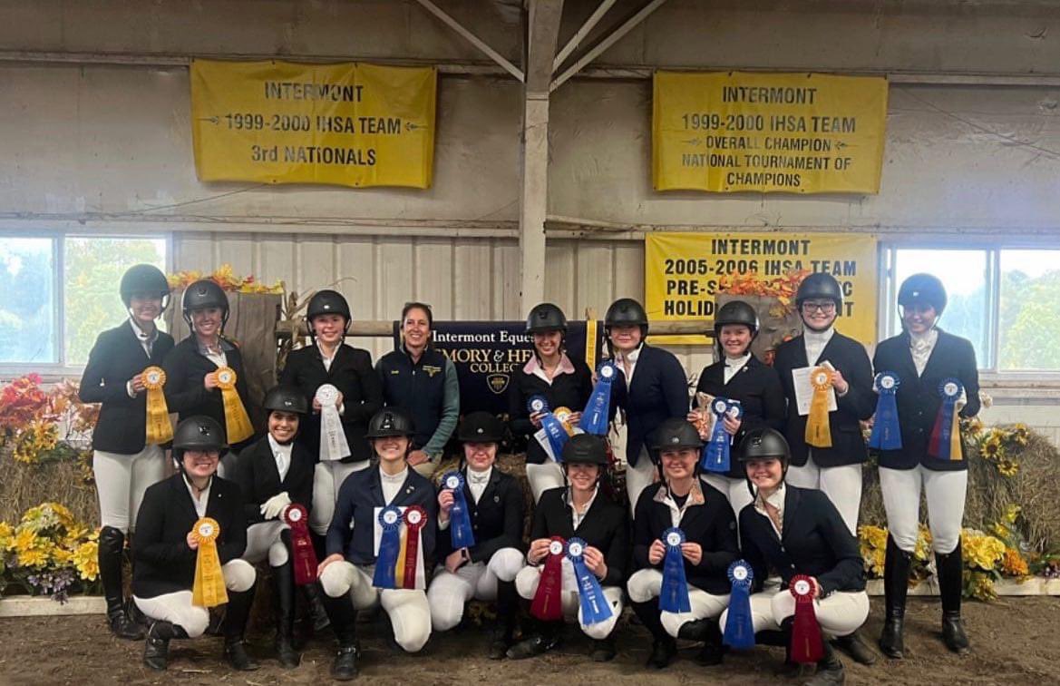 emoryhenry1836's tweet photo. πE&H takes High Point team!π Huge congratulations to our riders, and thanks to our staff and students for all their help today! #stingersup #bbmf #ida #rideida https://t.co/FcpydE4eGf