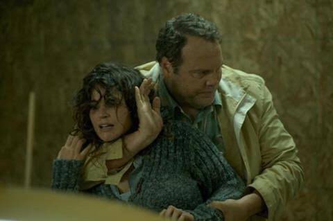 _Eguiza_'s tweet photo. CHAINED

Dirigida nada menos que por la hija de David Lynch, ella es (en mi opinión) mucho mejor narradora que su papá…en Chained un niño es secuestrado durante más de 15 años, pero al fin tiene oportunidad de vengarse…es perfecta

En Prime Video y Star+ https://t.co/8Siy43gvOV