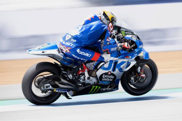 34ks_46vr_jp's tweet photo. Danilo🇮🇹P24

#DaniloPetrucci #THEHANDYMAN #SUZUKI #GSXRR #ECSTAR #SUZUKIECSTAR #MotoGP #ThaiGP https://t.co/cGKdlimX7A