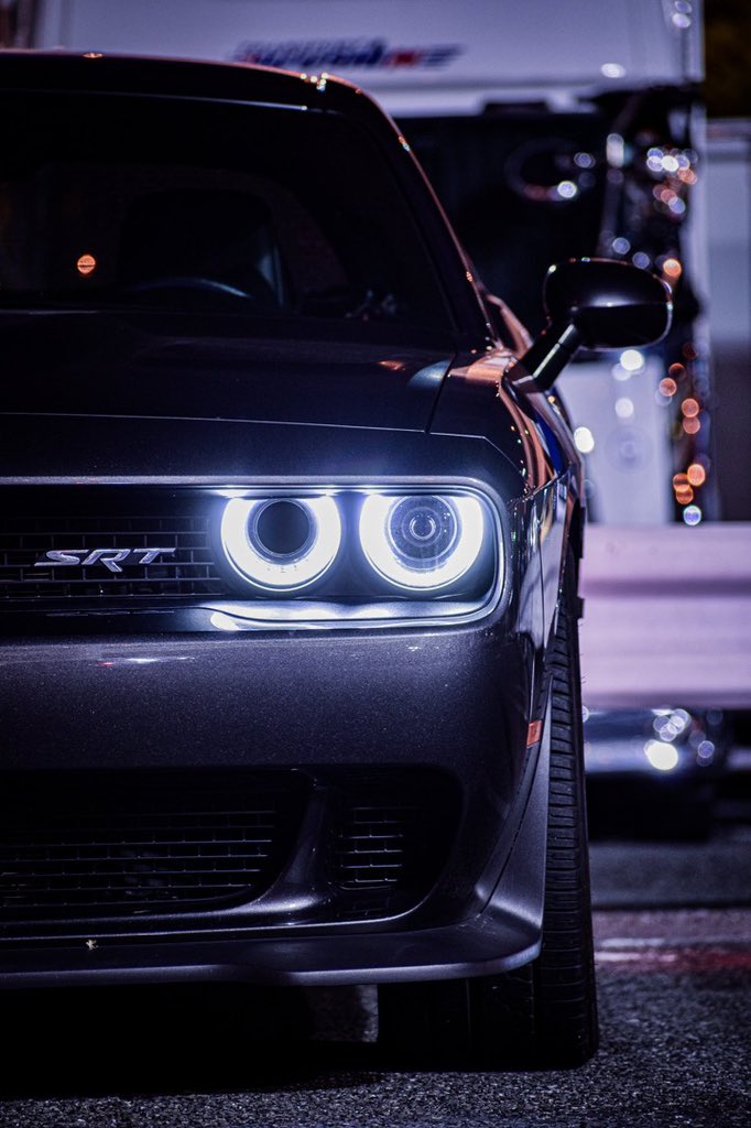 Shinyax139's tweet photo. 以前に大黒で撮影して頂いたchallenger hellcat🤩‼︎ https://t.co/RBPT56u0uC