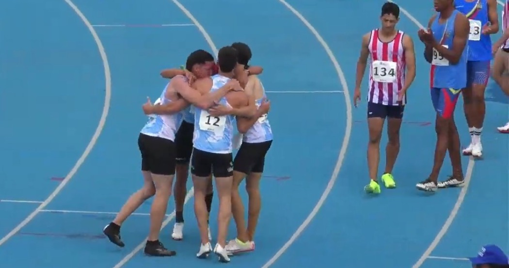 CADA8's tweet photo. Por si faltara alguna emoción a la espectacular actuación argentina en el X Campeonato Sudamericano u23 que acaba de concluir en el Centro Nacional de Entrenamiento de Cascavel (Brasil), la acaba de ofrecer el relevo 4x400: 3 minutos, 4 segundos y 39

https://t.co/d41iZdcY3U https://t.co/VMOGJnI2UJ