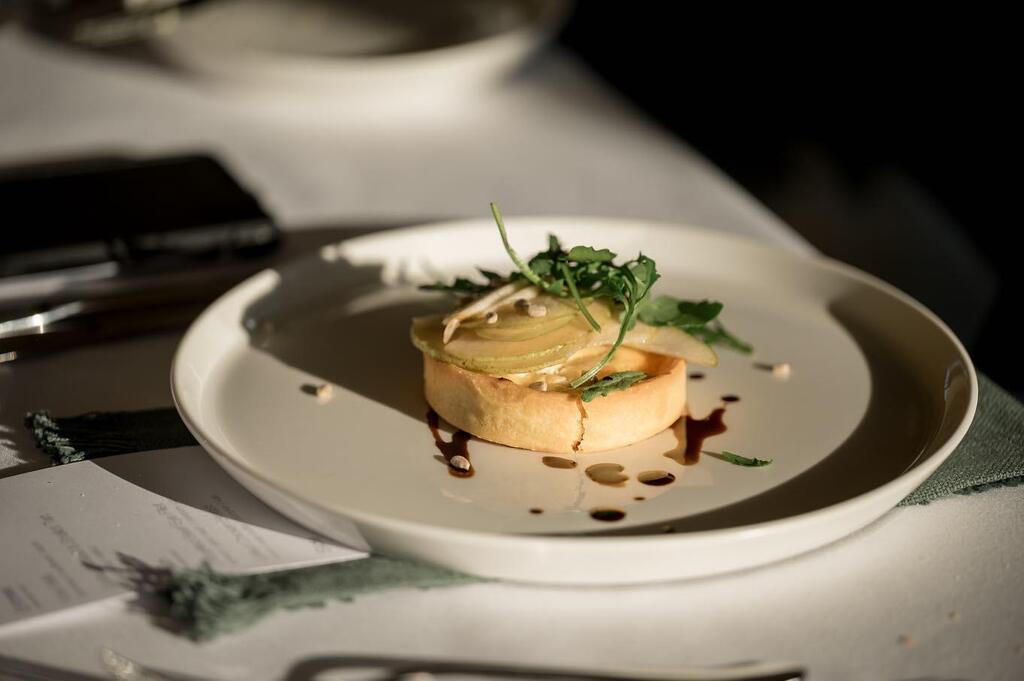 This post is called FOOD! Or a collection of images because I’m hungry.

Enjoy! 

@themanorbasketrange 
@lyonsdencakes @longviewweddings 
<a href="/ldvcatering/">LaDolceVita Catering</a>.co at @vineshedvenuemclarenvale 
Dine Catering at @alru_farm 

#adelaideweddingphotographer #adelaideweddingphotography #adel…