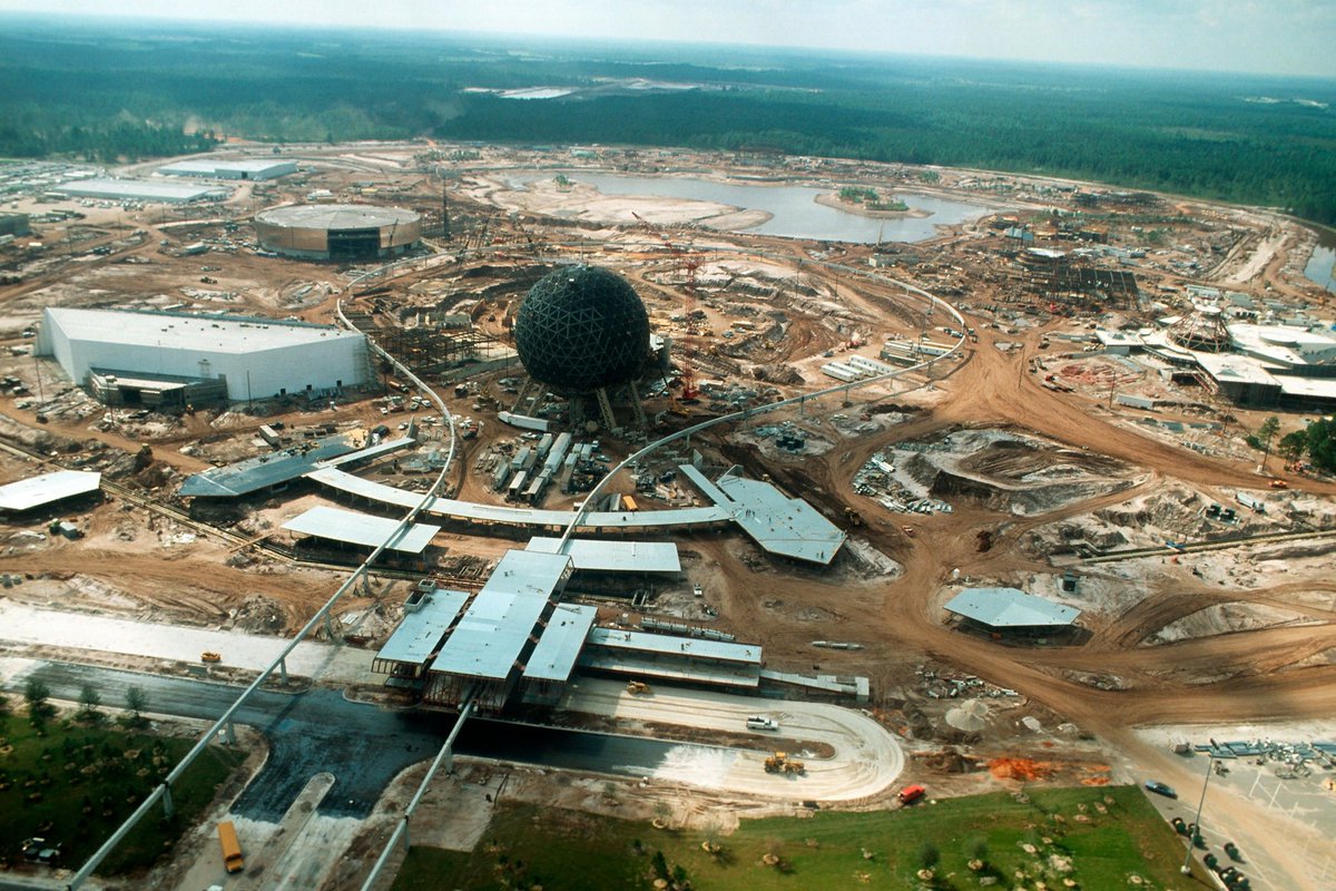 ED92Magic's tweet photo. Happy 40th anniversary #EPCOT40 🥳 Have you ever visited this Disney park? https://t.co/8YC08dGsEo