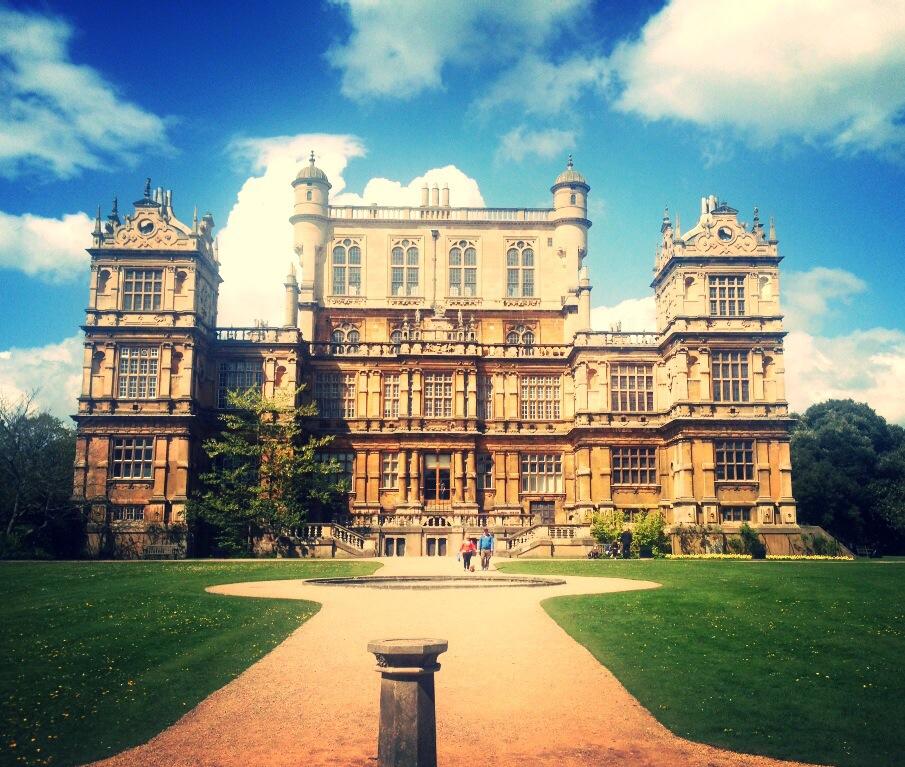 LethalDe's tweet photo. Current Progress on Wayne Manor/ Wollaton hall.

What Should I put inside?

 #Minecraft #MinecraftLive #Minecraftbuilds #buildsofminecraft #batman #waynemanor #wollatonhall #youtubechannel 
#betterminecraft #granddesigns #megabuilds https://t.co/hUwfx0Y5Ea