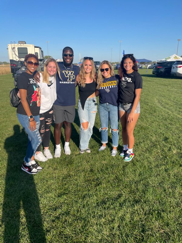 StatesmenWBB's tweet photo. We love our William Penn supporters! From WBB, MBB and Baseball….building our culture 💕 https://t.co/2XjmTUJOMw