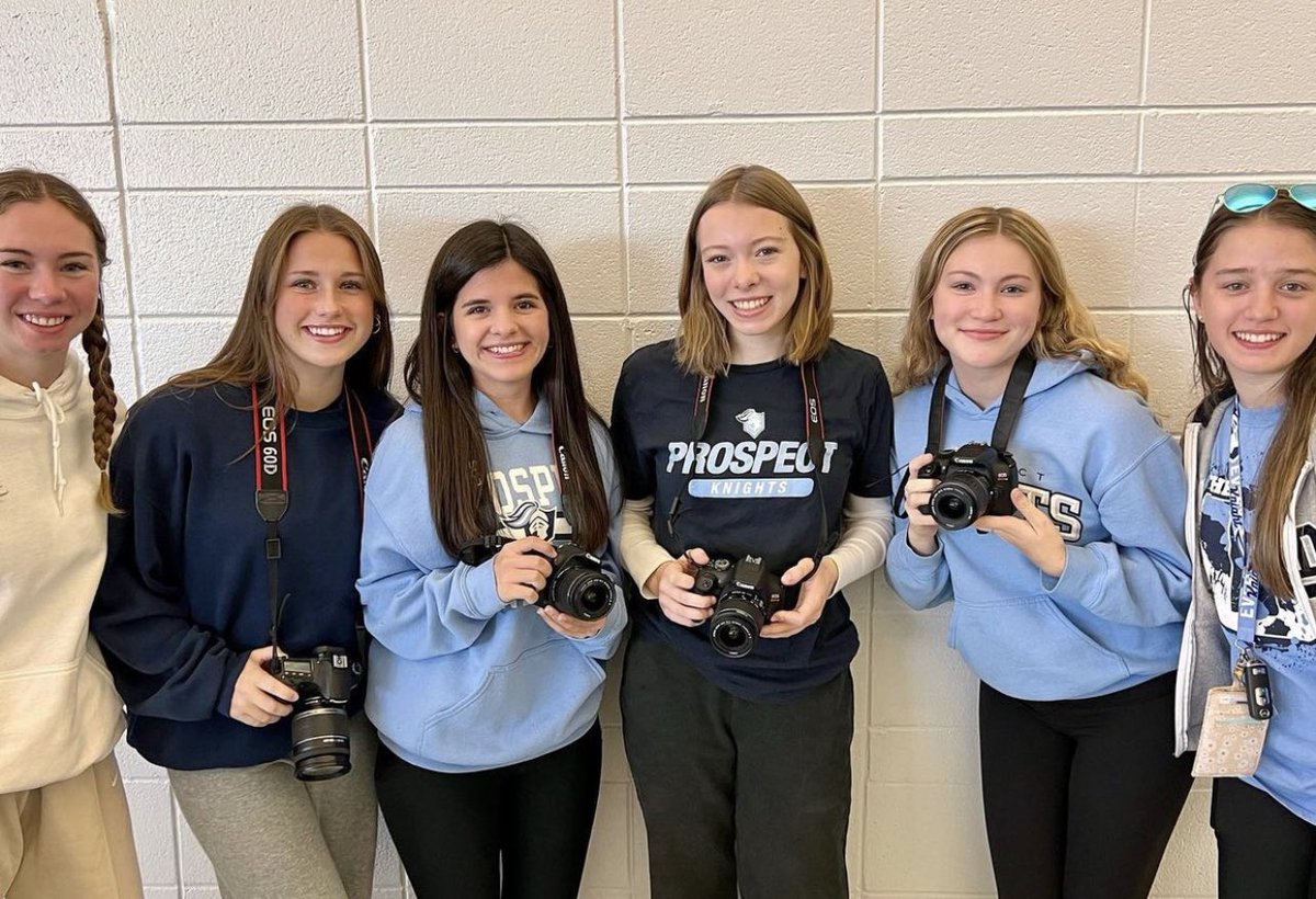 PHS_CREST_2022's tweet photo. We loved being able to capture our Knights volunteering and giving back across the community this morning! https://t.co/Xt5CK1X0Jq