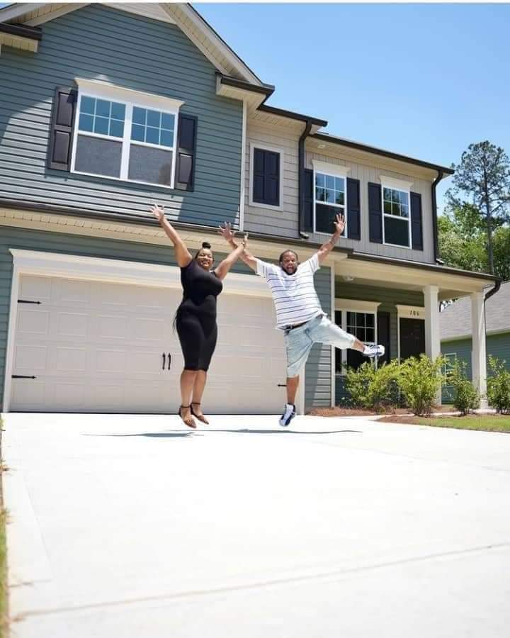 Asin_Mabel's tweet photo. Congratulations Mr/Mrs John on your new house 🏠 https://t.co/OKCNFWOLp1