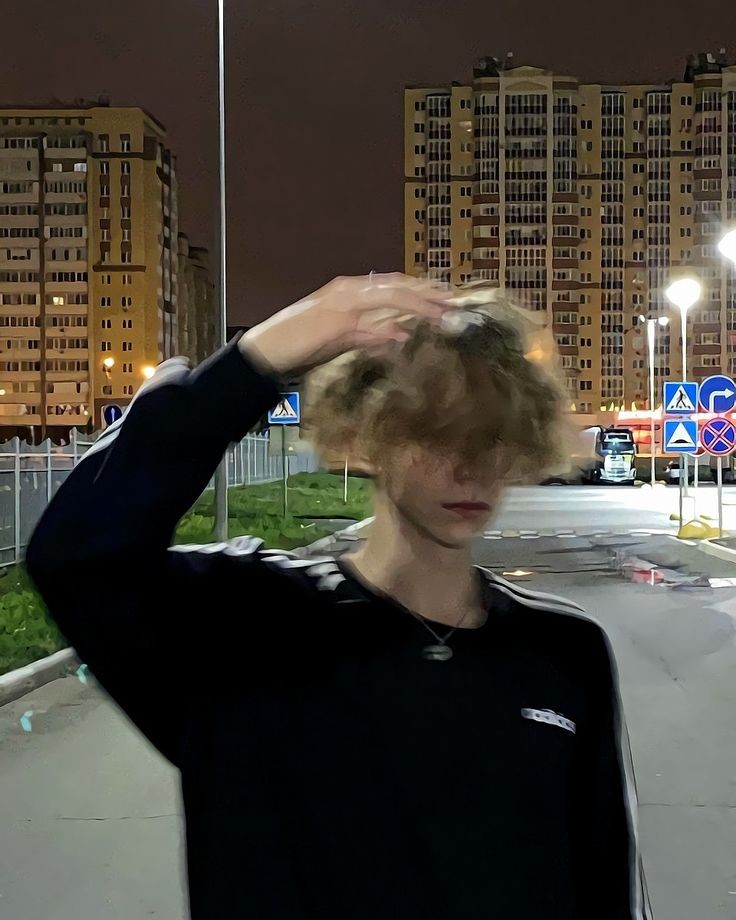 ⠀⠀kozume kenma
      él  ៸៸ 25 —
      streamer 'nd 
      estudiante de diseño
      not new in #hqrp