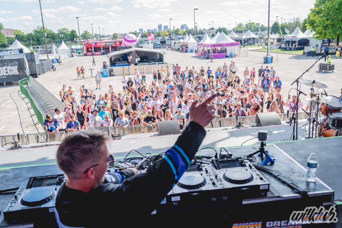 I have so many photos imma put together a montage of the last year, but this turnout for my first ever mainstage set gets me goin. Love y’all.