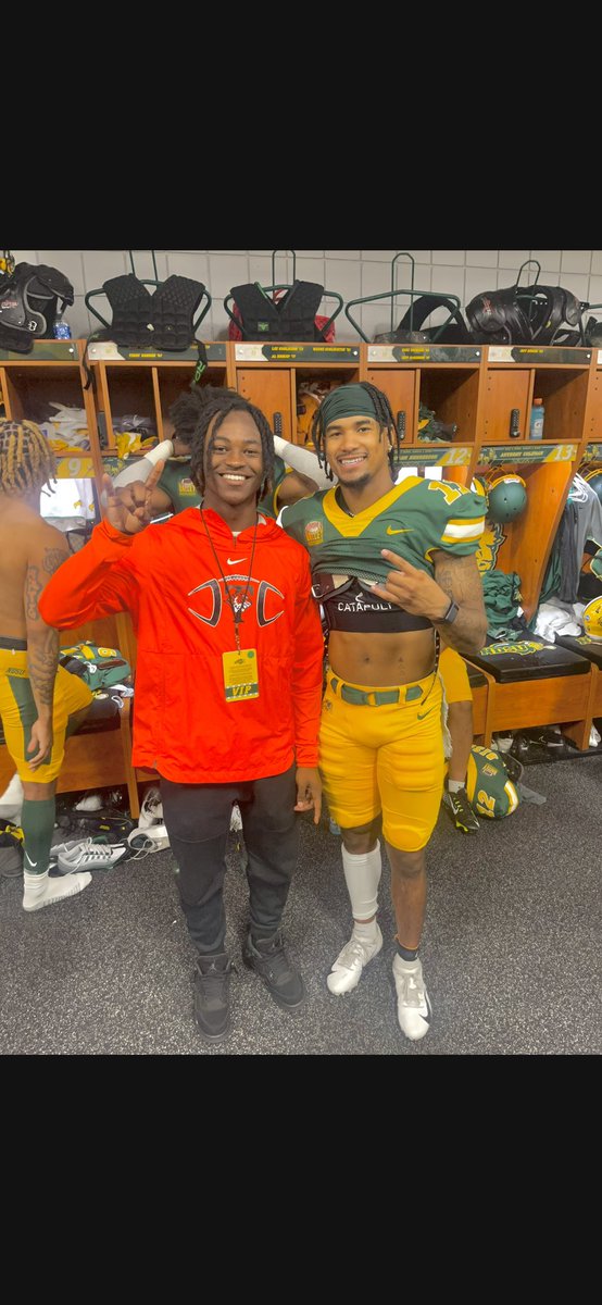 Thank you to <a href="/NDSUfootball/">NDSU Football</a> @PetersNDSU, Had an amazing time in Fargo with the bison. hope to be back soon🤘🏾! <a href="/techtigerfb/">St. Cloud Tech Tigers Football</a>