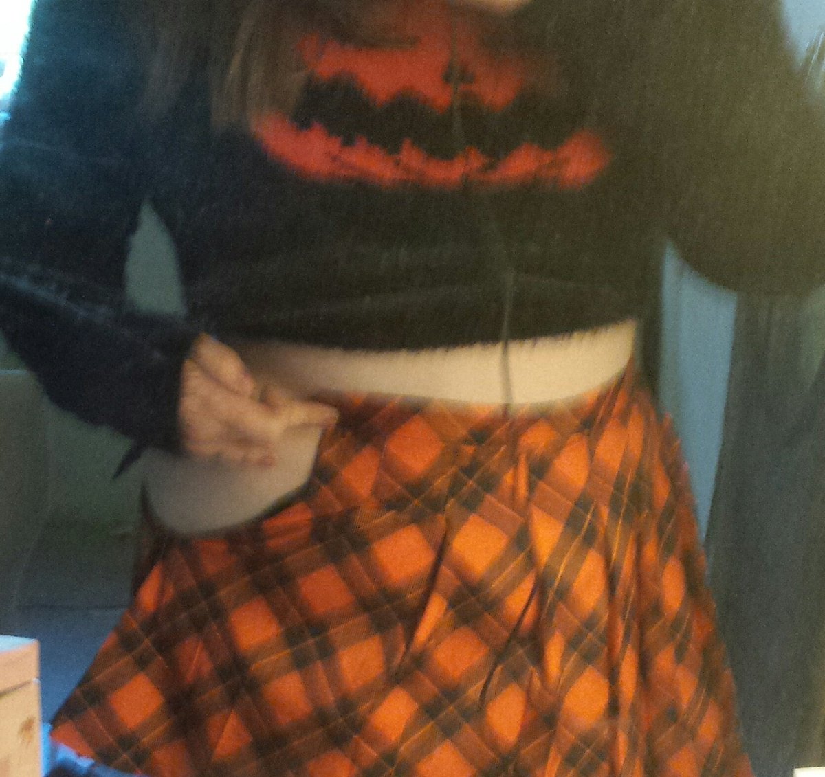 tinislut's tweet photo. My goal is to zip up this skirt by Halloween/ Samhain. Will post progress below. Feel free to use me as f4tsp0 ik I'm grotesque https://t.co/btz5CVAza6