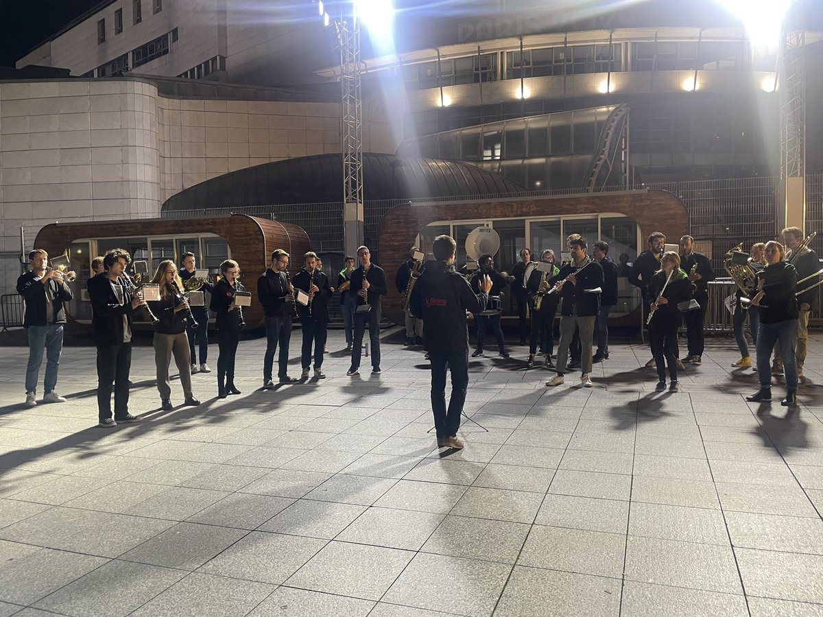 ✨ Fin de la Nuit Blanche ✨ animée par la prestation du Cauchemar de Séville 

<a href="/Paris/">Paris</a> <a href="/QueFaireAParis/">Que Faire à Paris ?</a>